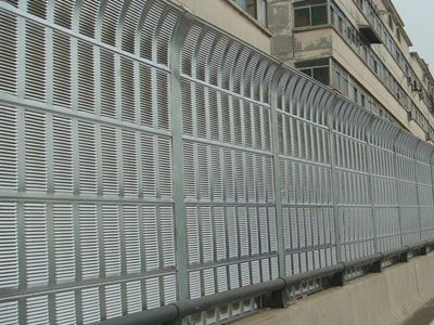 頂部弧形聲屏障（隔音墻）