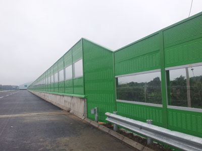 直立型聲屏障（隔音墻）