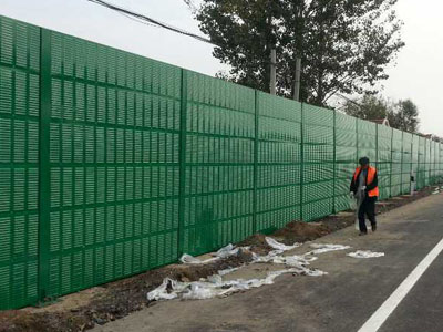 直立型聲屏障（隔音墻）